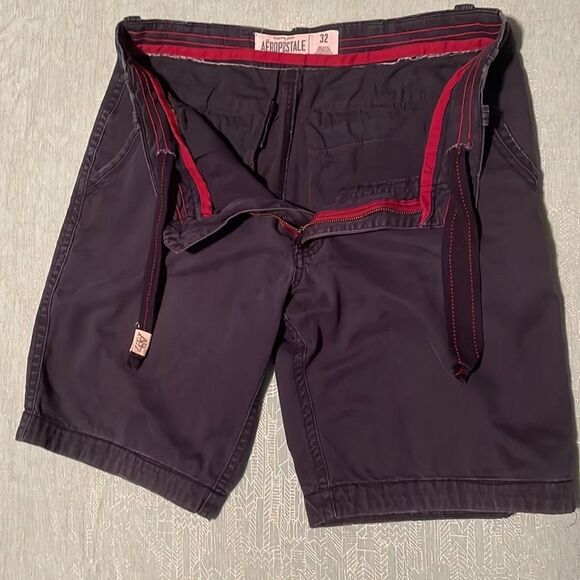 Aeropostale 32 waist navy shorts 10” inseam drawstring belt inside. Red accents - Picture 3 of 15